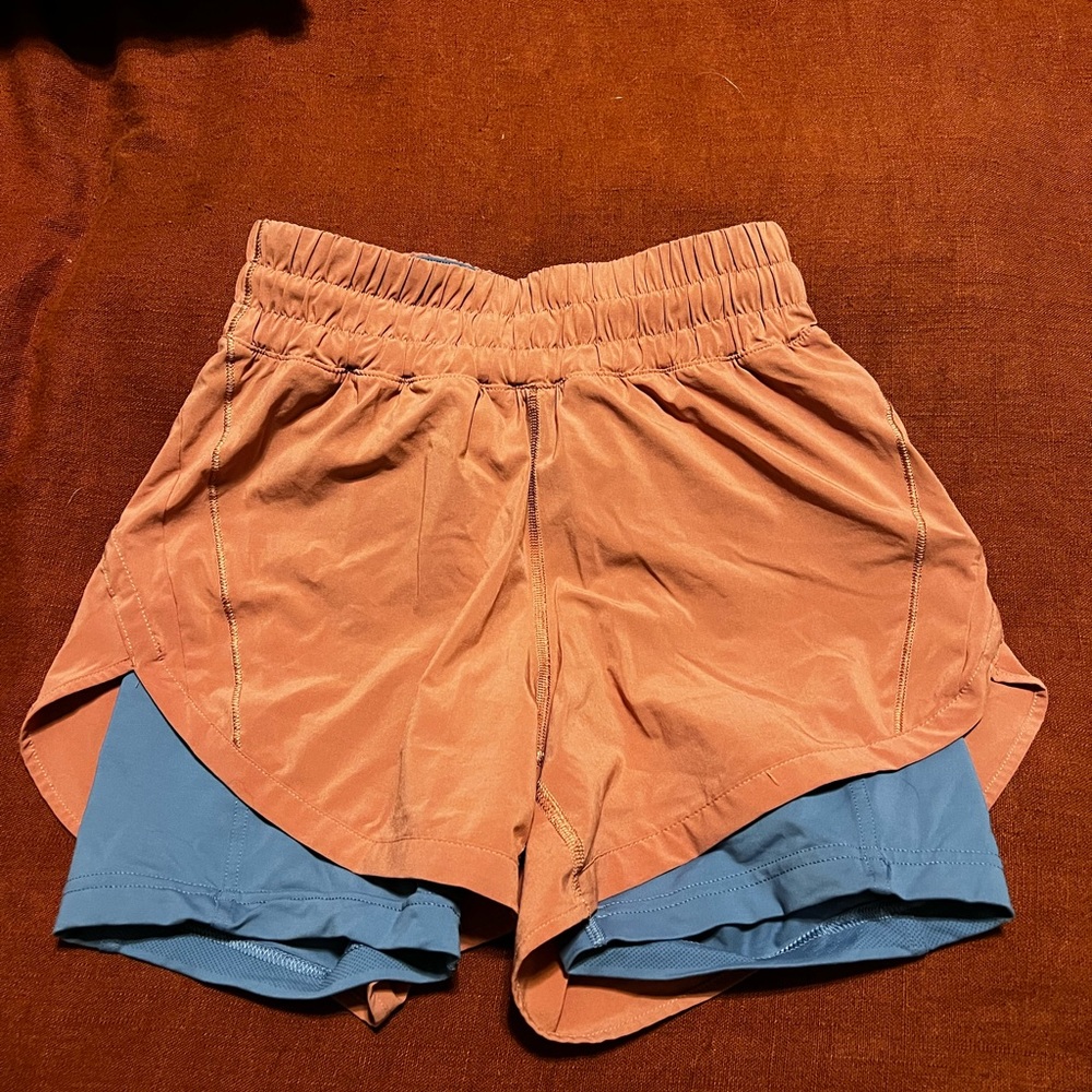 Lululemon woman’s size 4 running shorts. Euc.